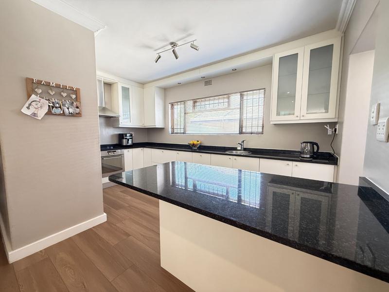 4 Bedroom Property for Sale in Panorama Western Cape